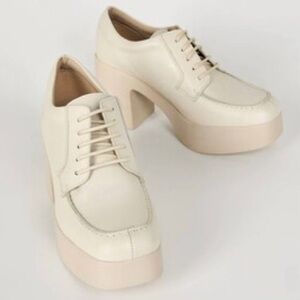 Intentionally Blank Lowe Oxford heel